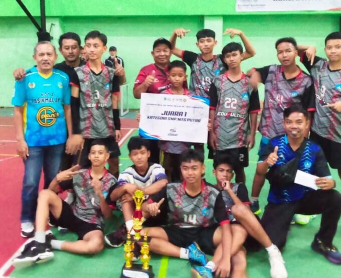 Tim Voli Putra SMP Negeri 20 Tasikmalaya Raih Juara 1 Tingkat Pelajar Kota Tasikmalaya