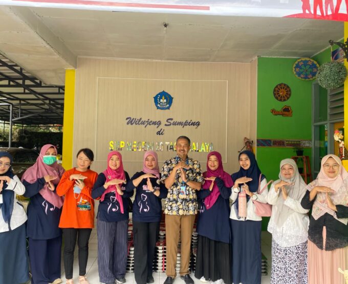 SMP Negeri 20 Tasikmalaya Bersama Puskesmas Kawalu Gelar BIAS HPV (Bulan Imunisasi Anak Sekolah) untuk Siswi Kelas IX