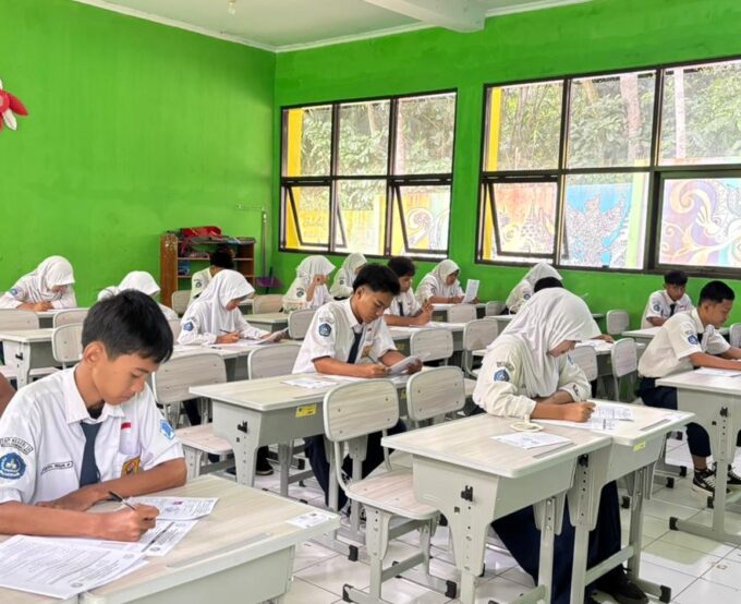 Semangat Berintegritas: Pelaksanaan Asesmen Sumatif Akhir Jenjang (ASAJ) SMPN 20 Tasikmalaya