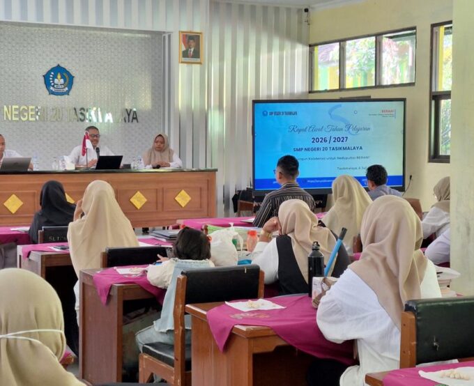 Rapat Awal Tahun SMPN 20 Tasikmalaya: Penguatan Kepemimpinan dan Apresiasi atas Dedikasi